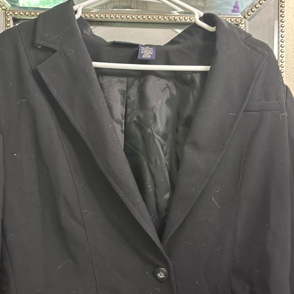 BLACK UNISEX BLAZER- DRESS IT UP OR DRESS IT DOWN🖤🏴☠️♣️ - Picture 2 of 4